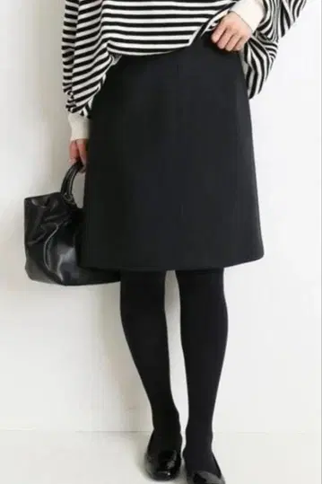 새상품급 IENA 멜톤 울 사다리꼴 스커트