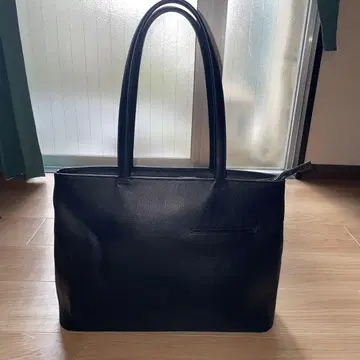 MURA 블랙 합성 피혁 토트백