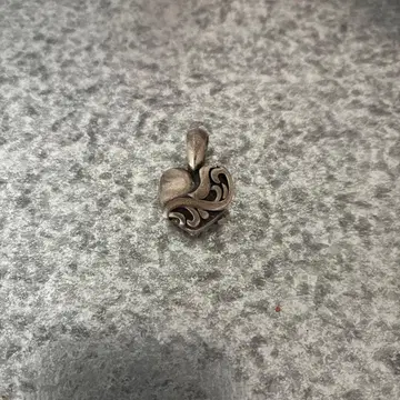 실버 하트형 펜던트