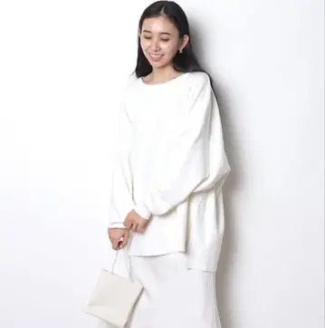 meri 미 리 돌먼 니트 풀오버 빅 화이트 MERI