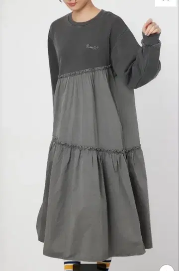 피그먼트 원단 도킹 원피스