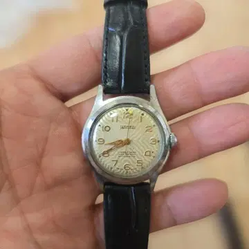 수동 와인딩 시계 크림 다이얼