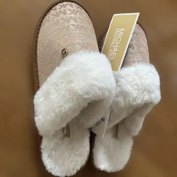 MICHAEL KORS 베이지 슬리퍼 무스탕