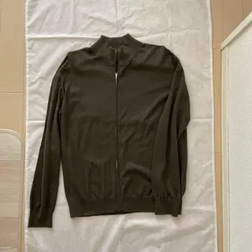 크로스 옷장 수빈 플래티넘 집업 니트