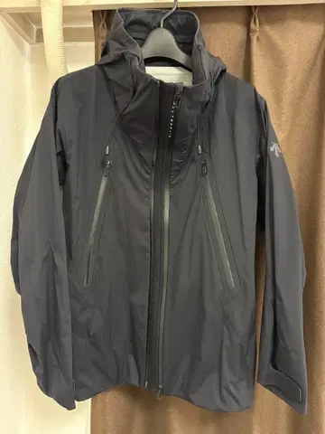 데상트 올테라인 클레어스 하드쉘 자켓 블랙 사이즈:SS