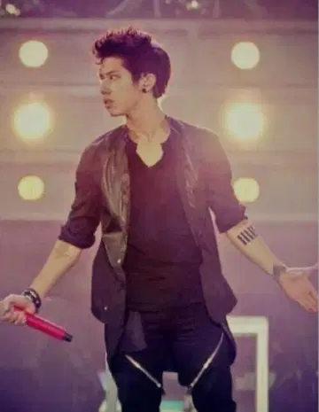 Taka 하마스타 착용 모델 CHRISTIAN DADA 바이커 팬츠