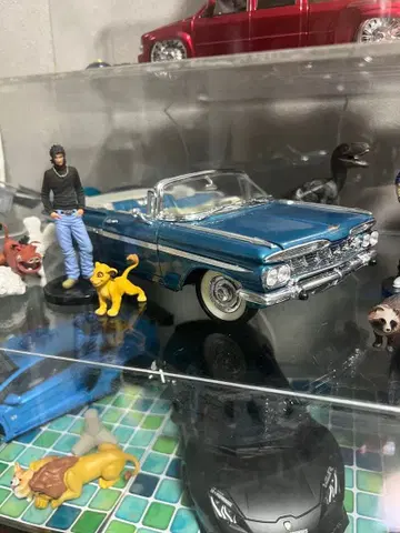 시보레 임팔라 1/18 미니카