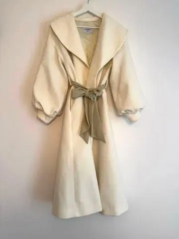 eimy istoire 크림색 롱 코트