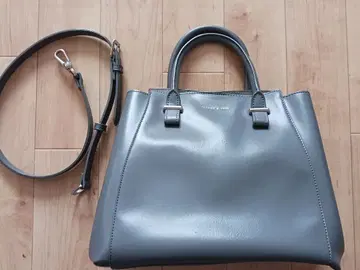 할인했습니다 찰스앤키스 그레이 숄더백