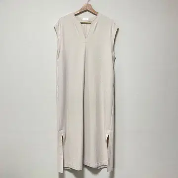 Ballsey 볼지 원피스 베이지