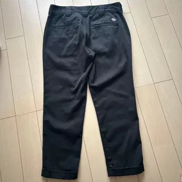 Dickies 블랙 치노 팬츠