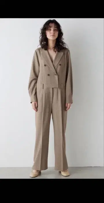 THE PAUSE ] 테일러 칼라 점프 수트 베이지