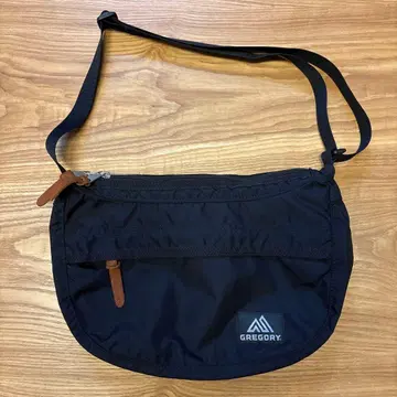 GREGORY 블랙 숄더백