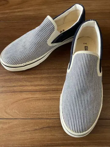 CLONSSHI 스트라이프 슬립온