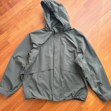 유니클로 윈드프루프 스탠드 블루종 OLIVE