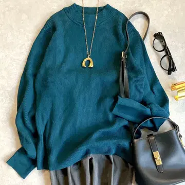 새상품급 뷰티&유스 코튼 캐시미어 리브 하이넥 니트 최근 그린