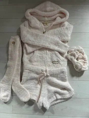 미사용 gelato pique 젤라피케 후드 부착 룸웨어 4종 세트