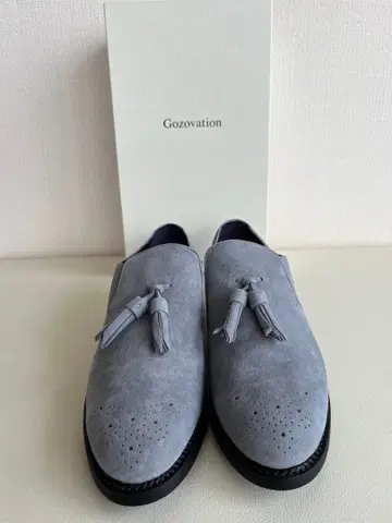 Gozovation 그레이 스웨이드 태슬 신발