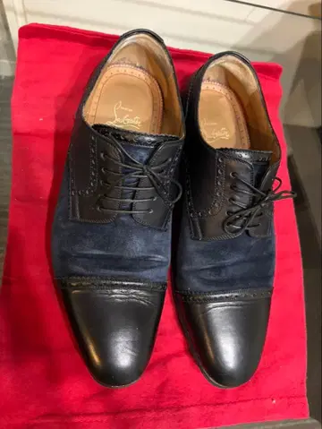 네이비와 블랙 드레스 신발