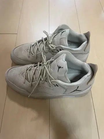 조던 베이지 스웨이드 스니커즈