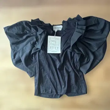 새상품 HAENGNAE 프릴 디자인 블랙 T셔츠