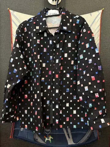 미사용 새상품 U:UME 컬러풀 패턴 긴팔 셔츠 블랙