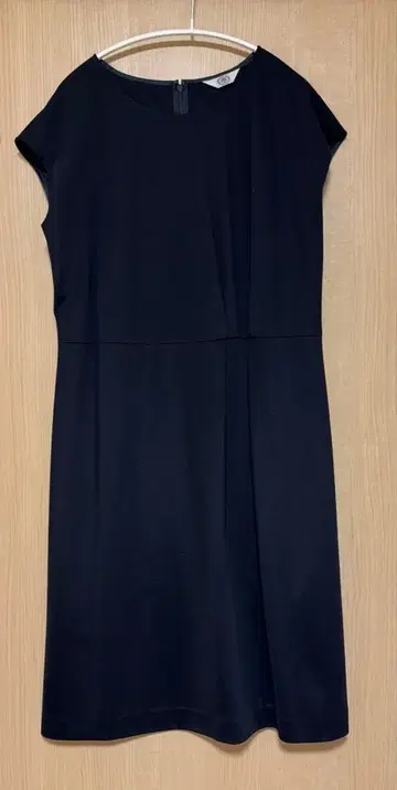 J 프레스 네이비 반팔 원피스