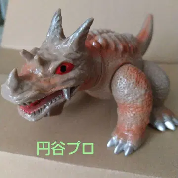 츠부라야 프로덕션 피규어