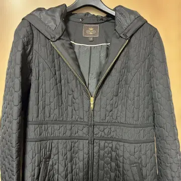 블랙 퀼팅 후드 자켓