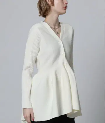 CADUNE 카듀네 페플럼 가디건 니트