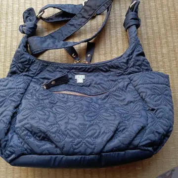 새상품급 ANNA SUI 네이비 퀼팅 숄더백