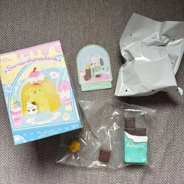 MINISO 해외 토이 산리오 캐릭터즈 컬러풀 후드