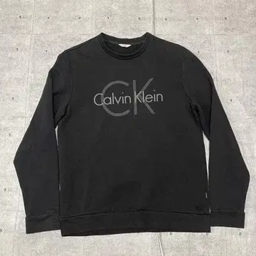 CK 블랙 맨투맨 속기모 빅 로고 캘빈클라인