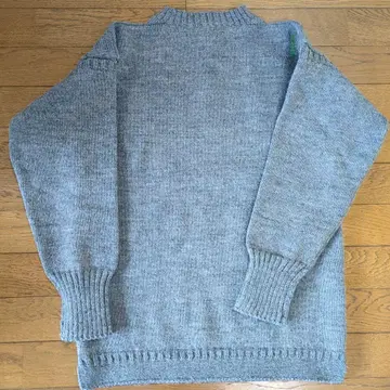 LE TRICOTEUR 울100% 그레이 스웨터