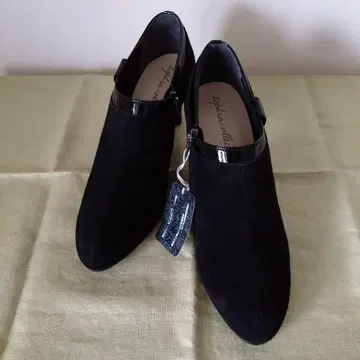 [ 미사용 새상품 ] 부티 블랙 23 스웨이드 느낌 항균 방취 숏부츠