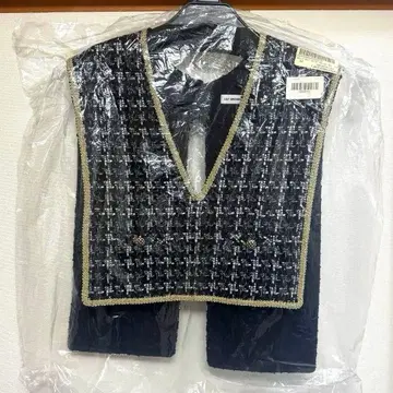 LILY BROWN 트위드 어태치드 칼라 블랙