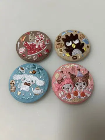 산리오 자수 캔뱃지 4개 세트