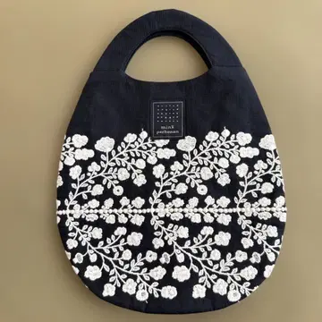 mina perhonen 우즈라 백 플로럴 리프 무늬