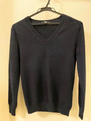 UNIQLO 네이비 V넥 스웨터 M
