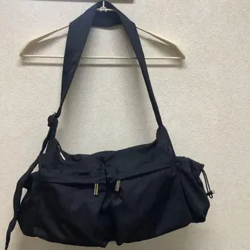 나일론 블랙 숄더백