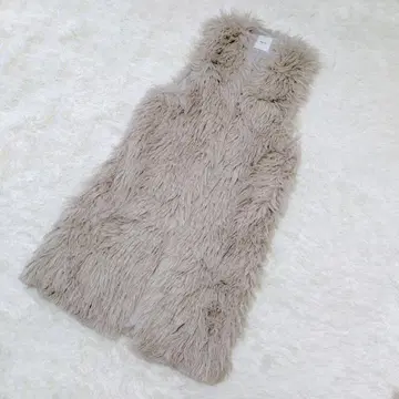 [ 완판템 택 포함 새상품 ] 인조 모피 롱베스트 2024AW