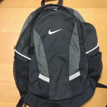 나이키 심플 백팩 블랙/그레이