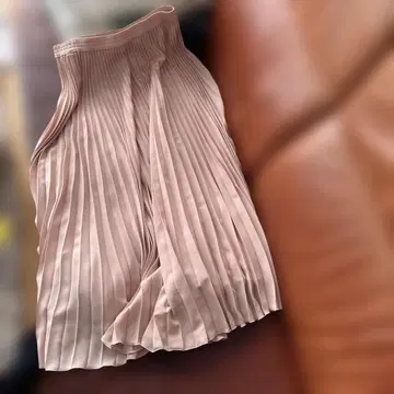 베이지 플리츠 스커트 사이즈 S