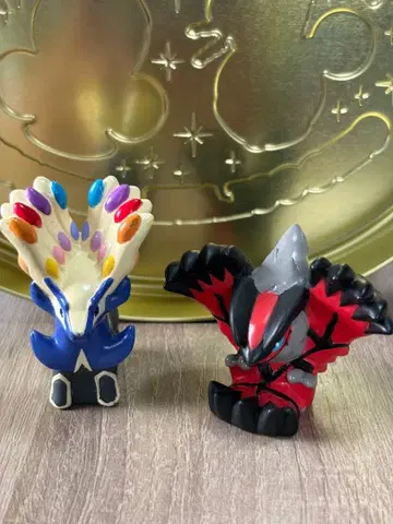 이벨타르 제르네아스 피규어 2체 세트