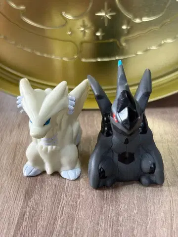 제크로무 레시라무 피규어 세트