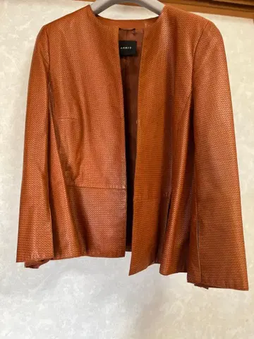 아크리스 AKRIS 펀칭 가죽 자켓