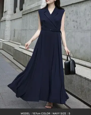 anuas 더블 새틴 테일러드 플레어 원피스 네이비 M 사이즈 택 포함