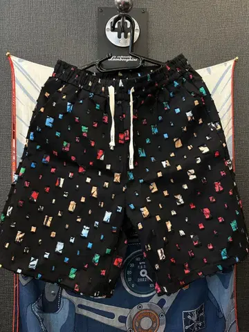 미사용 새상품 컬러풀 패턴 하프 팬츠 블랙