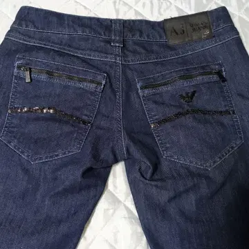 아르마니 진스 다크 블루 슬림 핏 데님