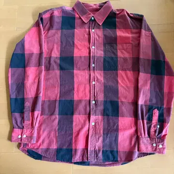 빈티지 빨간색과 블랙 체크 무늬 플란넬 셔츠